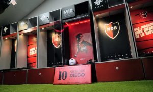 Newell’s homenajeó a Diego Maradona con un espacio en el vestuario