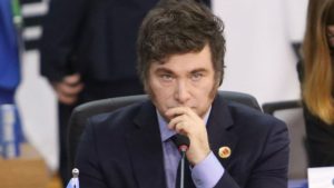 Milei cuestionó a un sector del periodismo que lo acusó de haber discutido "absolutamente sacado" con Petro en el G20