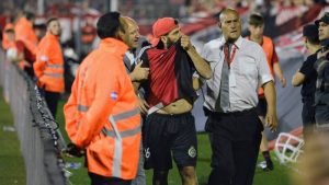 Desde la tribuna: en Newell’s-Huracán, seis goles, cánticos para todos y clima (muy) caliente