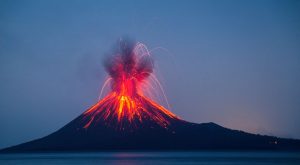 En qué consiste el simulacro de erupción volcánica en Sudamérica, del que participa el Servicio Meteorológico Nacional