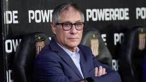 Panorama canalla: Ariel Holan tiene un rompecabezas para armar