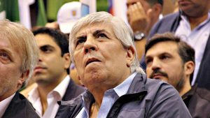 Camioneros: en plena negociación salarial el gobierno nacional desafía a Hugo Moyano