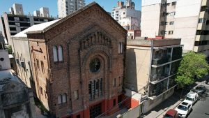 De templo religioso a boliche y, ahora, se viene un coworking: anuncian la venta del histórico edificio donde funcionó Gótika