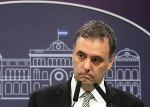 Manuel Adorni: "Macri se quedó sin nafta"