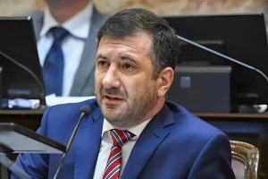 Se entregó el socio de Kueider, dueño de la camioneta en la que llevaban los USD 200 mil