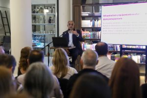 Informe de gestión de la UNR: menos cargos, más docentes y estudiantes pero un 2025 que asoma crítico