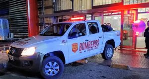 Se incendió un local de ropa dentro del Hipermercado Libertad en la madrugada del martes