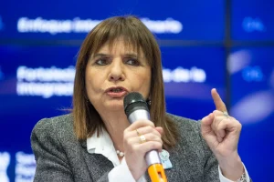 Bullrich habló sobre la baja de la edad para ser legítimo usuario de armas y dijo que se trata de una “adecuación”