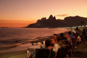 Vacacionar en Mar del Plata puede llegar a costar un 35% más que en Cancún y el doble que en Río de Janeiro