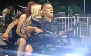 Quién es el comisario al que echaron tras intentar ingresar en cuatriciclo al show de Los Piojos