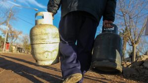 Otro golpe al bolsillo: el gobierno nacional firmó el decreto para un nuevo aumento en el precio de las garrafas de gas