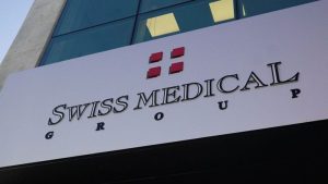 Cirugía sí, pero prótesis no: la Justicia admitió parcialmente la demanda de un afiliado contra Swiss Medical
