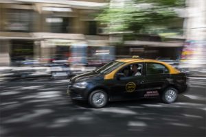 Rigen a partir de este martes las nuevas tarifas de taxis y remises: así queda la nueva suba