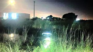 Rescataron a una jubilada de 75 años que volcó y se despistó con su auto a la vera de la Ruta 11