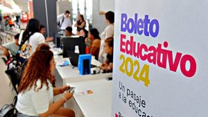 El Boleto Educativo Gratuito ya es política de Estado: el gobernador Pullaro promulgó la ley que lo garantiza