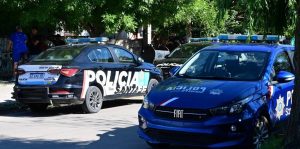 Asesinaron a puñaladas a una mujer de 80 años en su casa de la capital provincial: demoraron a su nieto 