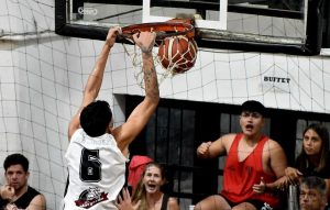 El Flaco Fernández es refuerzo de Sportivo América y novedades en el ascenso rosarino