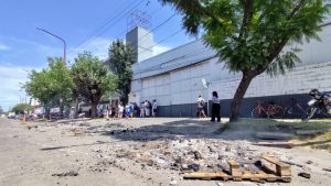 Despidieron por Whatsapp a unos 70 trabajadores en un frigorífico tripero de Villa Gobernador Gálvez 