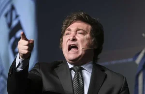 Milei negó el atraso cambiario y fustigó a Cavallo