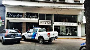 Una mujer apuñaló a su jefe "por no aumentarle el sueldo"