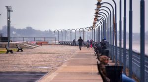 No aparenta, pero lo dice el pronóstico oficial: un lunes con chances de tormentas durante todo el día