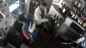 En una semana robaron cuatro veces a un bar en La Florida: además de llevarse mercadería generaron grandes daños materiales