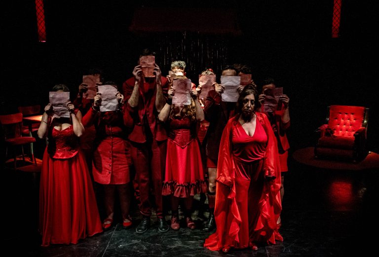 “Amor”: en tiempos de odio, una jugada por los fragmentos de un discurso amoroso diverso, plural, poético y disparatado