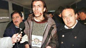 Un homicida con prisión domiciliaria fue detenido en la vía pública por portación de arma