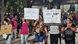 Conmoción en Gálvez: imputaron a los dos detenidos por abusar de un nene y la comunidad exigió seguridad