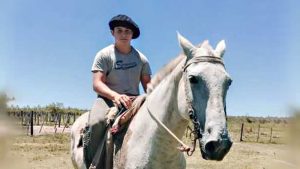 Un joven de 24 años murió al sufrir una descarga eléctrica intentando auxiliar a un caballo