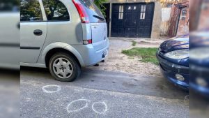 Intimidación pública: dos detenidos por disparar contra el frente de una casa en zona oeste 