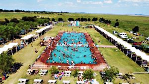 Día de los enamorados en Melincué: organizan un campamento para solteras y solteros