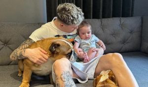 ¡Que suerte! La recompensa de Garnacho a una fanática del Manchester United que encontró a sus perros