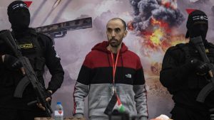 Hamás liberó a cinco rehenes