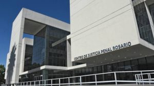 Condenan a 5 años de prisión a una obstetra por la muerte de una embarazada y su bebé