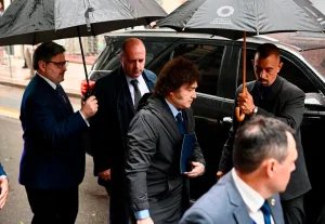 Un estudio sobre calidad institucional sostiene que Milei posee el mismo "pésimo puntaje" de corrupción que Alberto Fernández