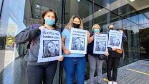 Matar de 14 puntazos por chocolates: comenzó juicio a la acusada por el crimen de Sandra López, histórica comerciante de barrio Godoy  