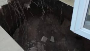 Se derrumbó el piso de un colegio en la ciudad de Sunchales: hubo alumnos y padres heridos