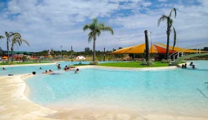 Ni Colón, ni Villa Elisa: este es el pintoresco pueblito que tiene las termas más lindas del Litoral