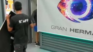“Gran Hermano”: se viralizó un video en el que se muestra el contacto entre participantes y técnicos