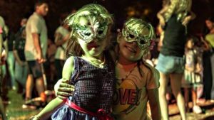 Baile de Cabezudos en Embarcaderos: una propuesta para disfrutar en familia