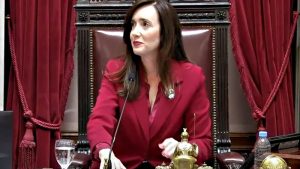 Vence el congelamiento de las dietas y los senadores podrían ganar casi $9 millones