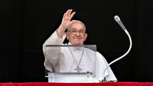 El Papa pasó "una noche tranquila", pero su pronóstico sigue siendo reservado