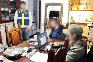 Van a juicio cinco acusados por crear una plataforma que enseñaba cómo desbloquear celulares robados