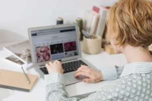 El 73% de jóvenes egresados y emancipados prefiere trabajar cómodo a la meritocracia