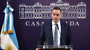 Llamativo: la Secretaría que maneja Manuel Adorni tiene más de 200 empleados