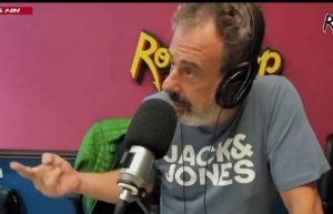 No aprende más: tras coleccionar denuncias de abuso, Ari Paluch bromeó con drogar a una locutora para besarla