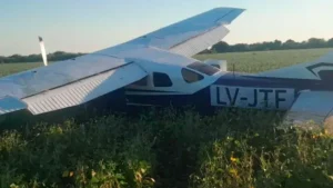 Investigan el hallazgo de avioneta abandonada en Entre Ríos: sospechan traslado de droga