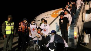 Trump pide a la Corte Suprema levantar la prohibición de deportar a venezolanos bajo ley de guerra