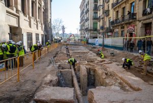 Descubrimiento de restos medievales en Barcelona durante obras de reurbanización
